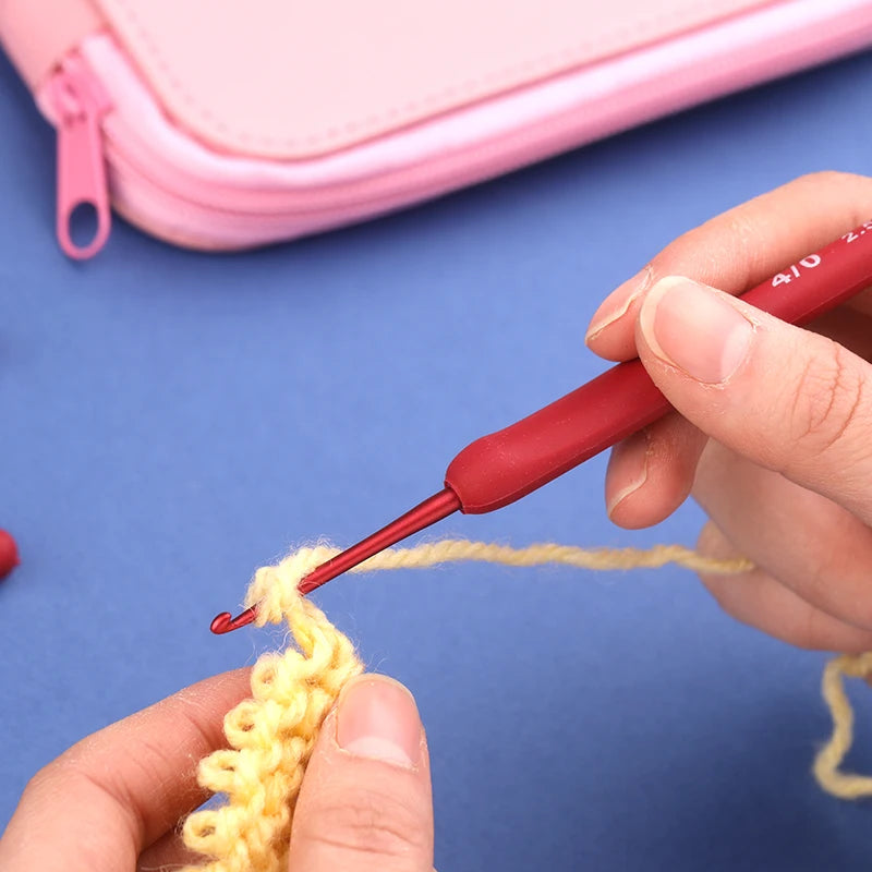 9PCS Red Crochet Hook Ergonomic Handle for Arthritic Hands Extra Long  Knitting Needles for Beginners and Crocheting Yarn