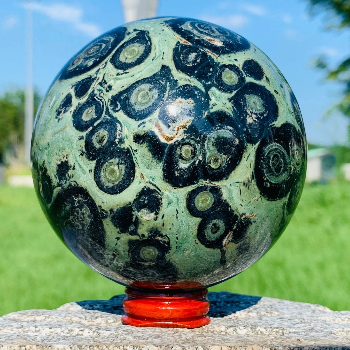 1pc Exquisite Green Kambaba Sphere, Hand-Polished Crystal Ball, Unique Healing Stone, Perfect for Home Decor & Special Gift