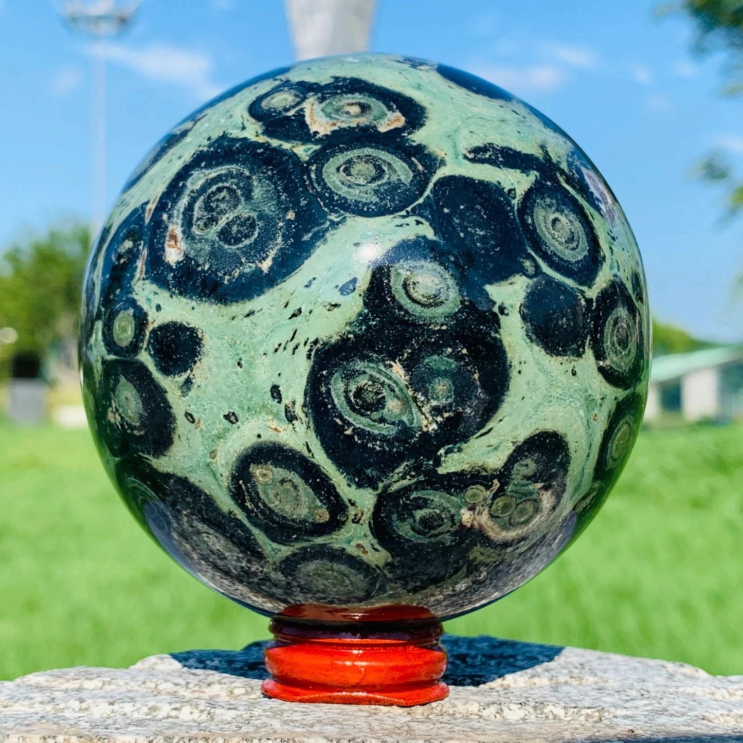 1pc Exquisite Green Kambaba Sphere, Hand-Polished Crystal Ball, Unique Healing Stone, Perfect for Home Decor & Special Gift