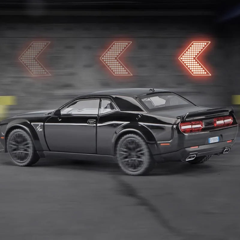 1/32 Dodge Challenger Hellcat Model Car, Zinc Alloy Pull Back Toy car with Sound and Light for Kids Boy Girl Gift